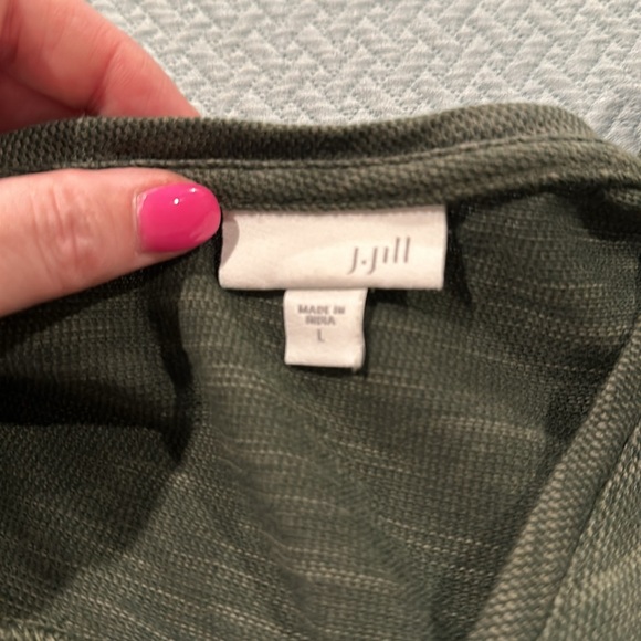 J. Jill tunic top in green. V neck, front pockets, L. - Picture 3 of 5